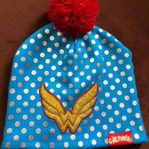 ✨Wonder Women kids beanie✨